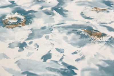 Обои виниловые на флизелиновой основе Легато мотив, голубой Обои виниловые на флизелиновой основе Легато мотив, голубой